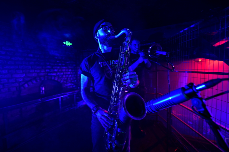 63 High στο Eightball