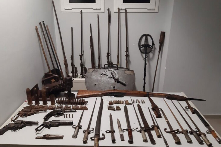 Ολόκληρο οπλοστάσιο από τον... πόλεμο σε σπίτι στο Κιλκίς