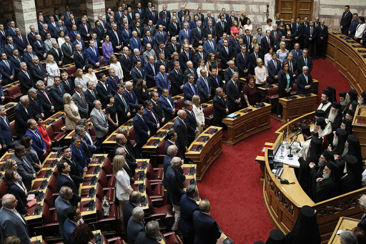 Η ορκωμοσία των 300 στη Βουλή