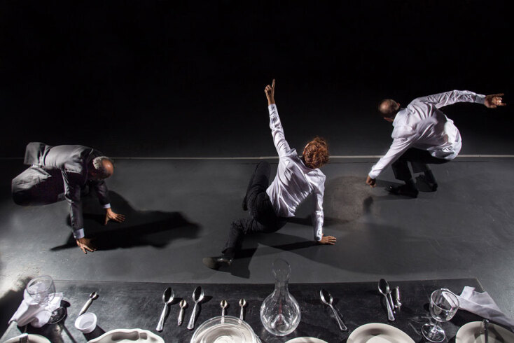 «Ουγκώ: Μια Ουτοπία» της Σοφίας Μαραθάκη και της θεατρικής ομάδας ΑΤΟΝΑλ © Stavros Habakis