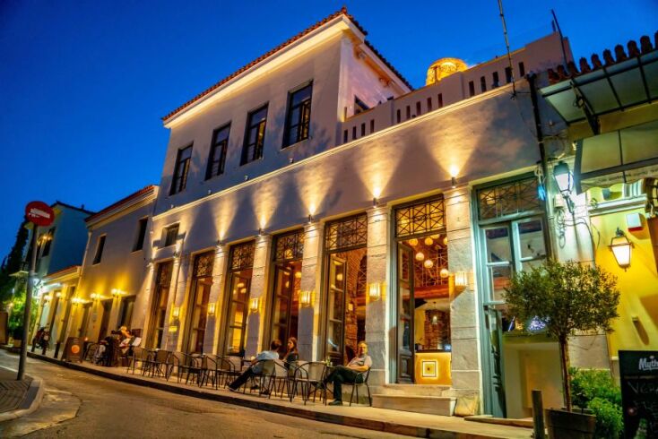 Η πρόσοψη του L'Amiral