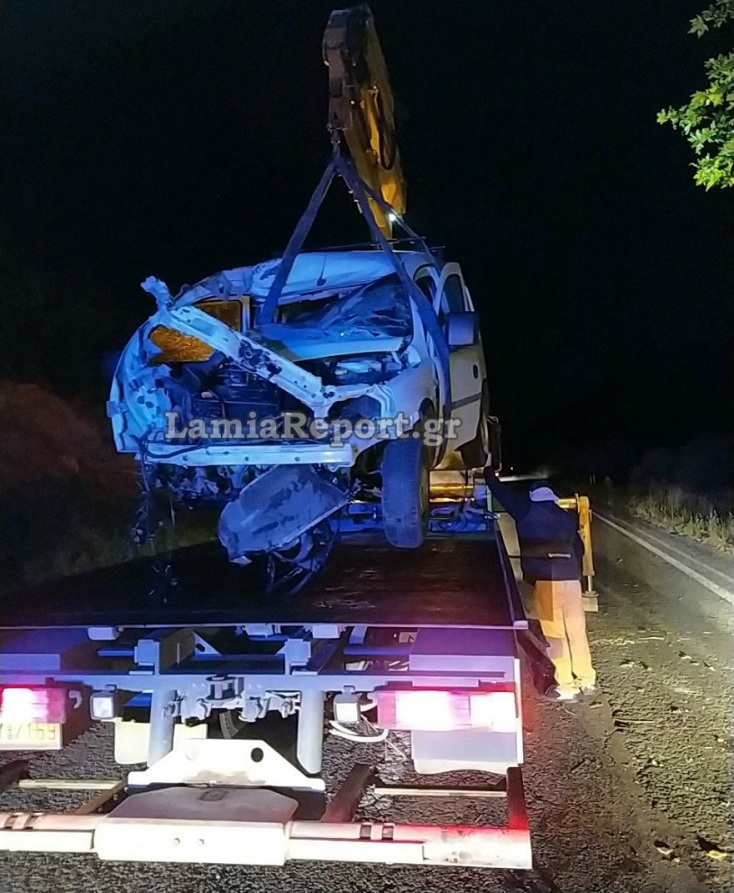 Κατεστραμμένο όχημα στη Λαμία