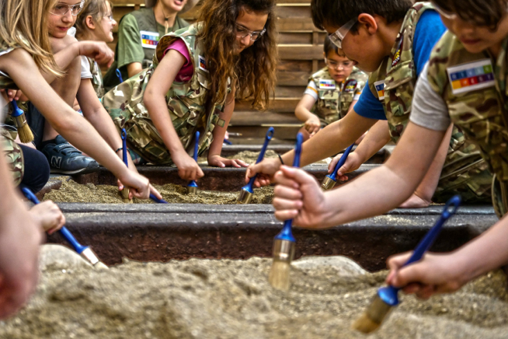 Οι δεινόσαυροι ξαναζωντανεύουν στο RIVER WEST