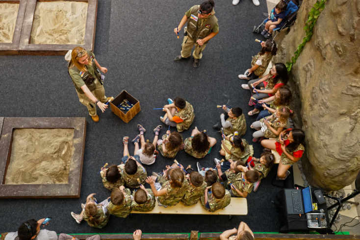 Οι δεινόσαυροι ξαναζωντανεύουν στο RIVER WEST