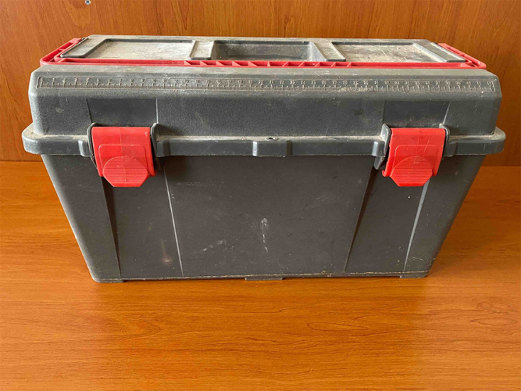 Η εργαλειοθήκη στην οποία έκρυψαν τα οστά του παιδιού