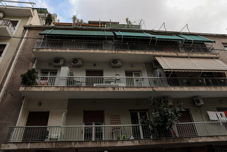 Κυψέλη: Μητέρα δολοφόνησε το 7χρονο αγοράκι της και το έκρυβε επί 5 χρόνια στη βεράντα της