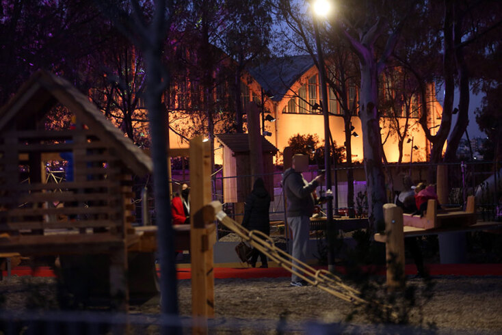 Από την πρώτη στιγμή που άνοιξε το Experience Park στο Ελληνικό, η παιδική χαρά γέμισε με κόσμο Από την πρώτη στιγμή που άνοιξε το Experience Park στο Ελληνικό, η παιδική χαρά γέμισε με κόσμο