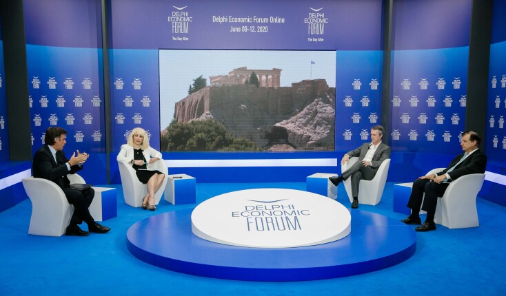 O Παναγιώτης Αρκουμανέας συζητά στο 5ο Οικονομικό Φόρουμ των Δελφών 