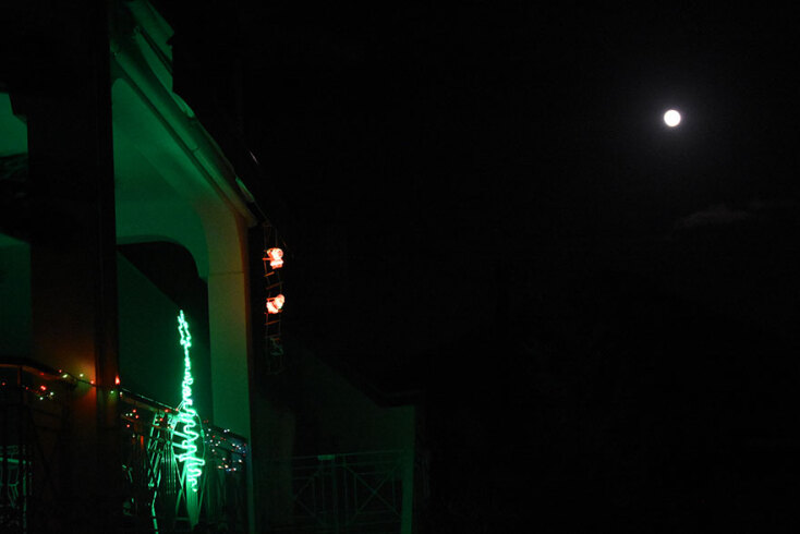 Τελευταία πανσέληνος για το 2020: Λάμπει στον νυχτερινό ουρανό στις Μυκήνες