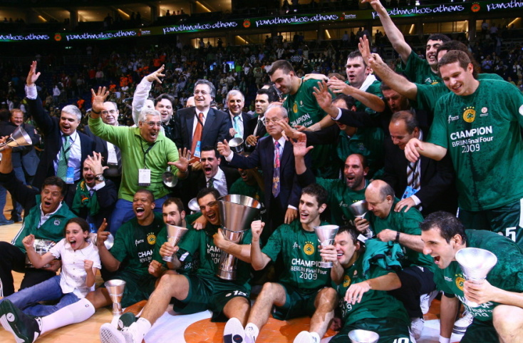 Ο Σπανούλης πανηγυρίζει με τον Παναθηναϊκό την πρώτη του Euroleague