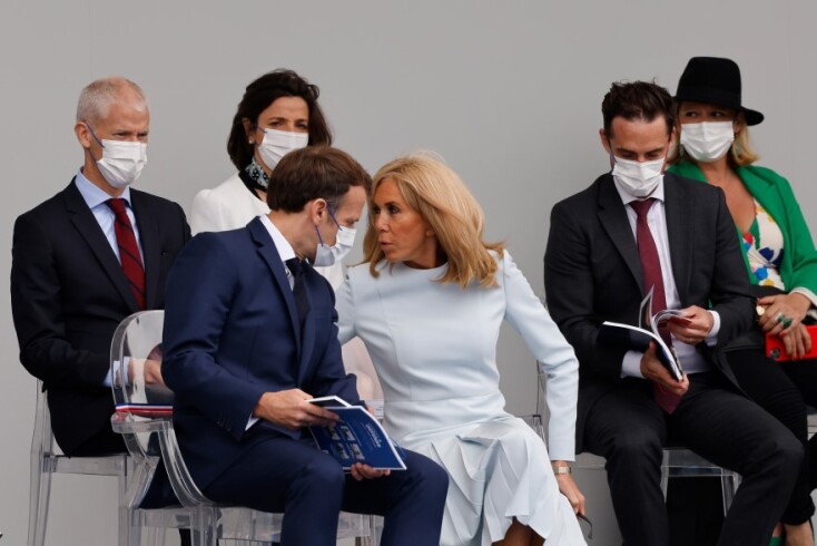 Ο Γάλλος Πρόεδρος Εμμανουήλ Μακρόν με τη σύζυγό του © EPA