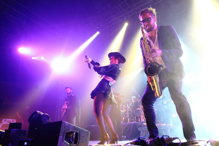 Στιγμιότυπο από τη συναυλία του Parov Stelar στην Πλατεία Νερού