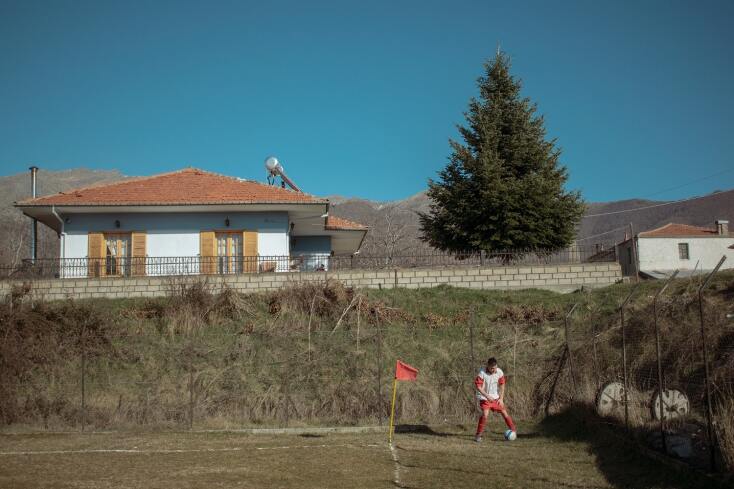 Αγώνας ποδοσφαίρου ΠΑΣ Πρέσπα-Τροπαιούχος Τροπαιοφόρος