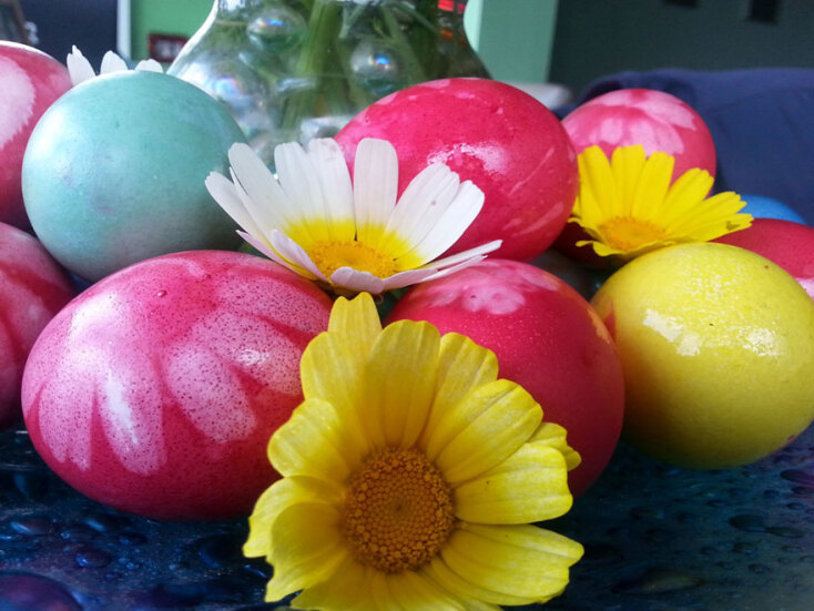 Πασχαλινά αυγά βαμμένα με φυσικές βαφές