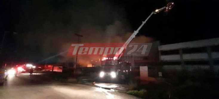 Φωτιά σε εργοστάσιο στην Πάτρα