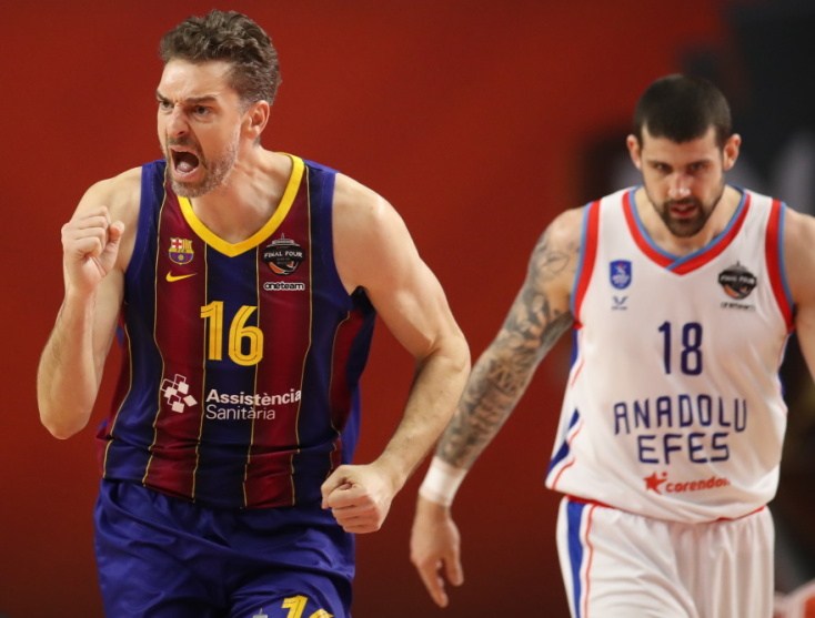 Ο Πάου Γκασόλ κρέμασε τα παπούτσια του όμως πριν πρόλαβε να κλείσει την καριέρα του στην αγαπημένη του Μπαρτσελόνα