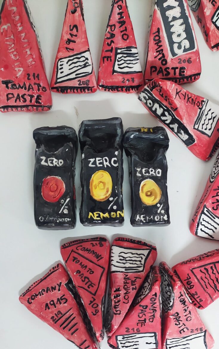 Πελτέδες και καραμέλες της Μαριλίας Κολυμπίρη από την έκθεση Basic Needs στο ΟΚ! Market της Φωκίωνος Νέγρη.