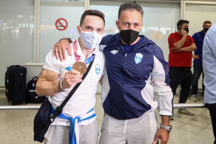 Άφιξη του Λευτέρη Πετρούνια στο Ελ. Βενιζέλος © EUROKINISSI / ΘΑΝΑΣΗΣ ΔΗΜΟΠΟΥΛΟΣ