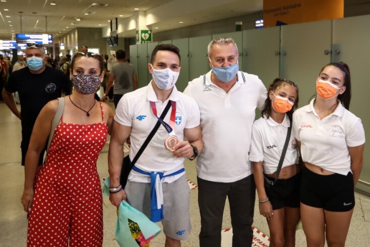 Άφιξη του Λευτέρη Πετρούνια στο Ελ. Βενιζέλος © EUROKINISSI / ΘΑΝΑΣΗΣ ΔΗΜΟΠΟΥΛΟΣ