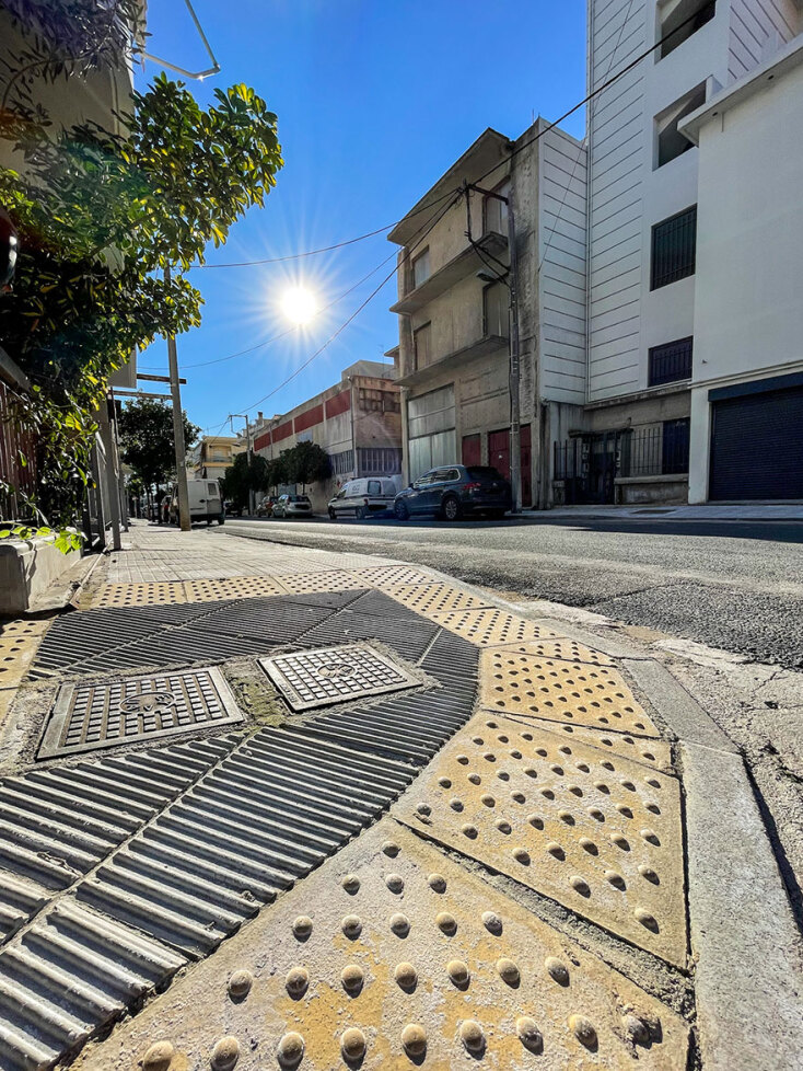 Το νέο πεζοδρόμιο της Αθήνας στην Αμφιπόλεως