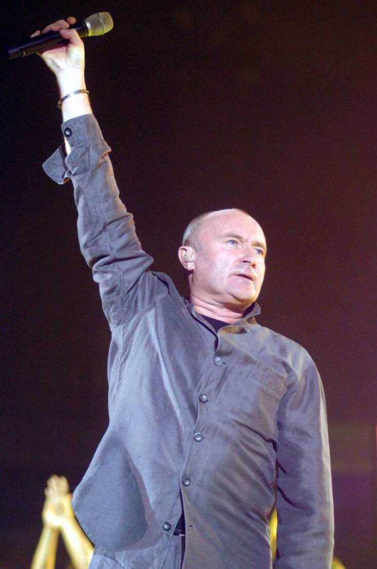 Στιγμιότυπο από τη συναυλία του Phil Collins στο ΣΕΦ το 2005