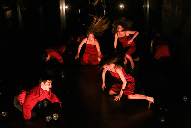 «Αναφορά για μια Ακαδημία» από την Ομάδα Σημείο Μηδέν, σε σκηνοθεσία Σάββα Στρούμπου στο Θέατρο Άττις-Νέος Χώρος