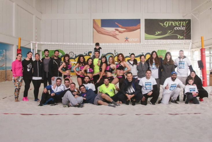 Το μπιτς βόλεϊ κερδίζει όλο και περισσότερους οπαδούς στην Ελλάδα με νέα γήπεδα να ξεφυτρώνουν σε κάθε γωνιά της πρωτεύουσας