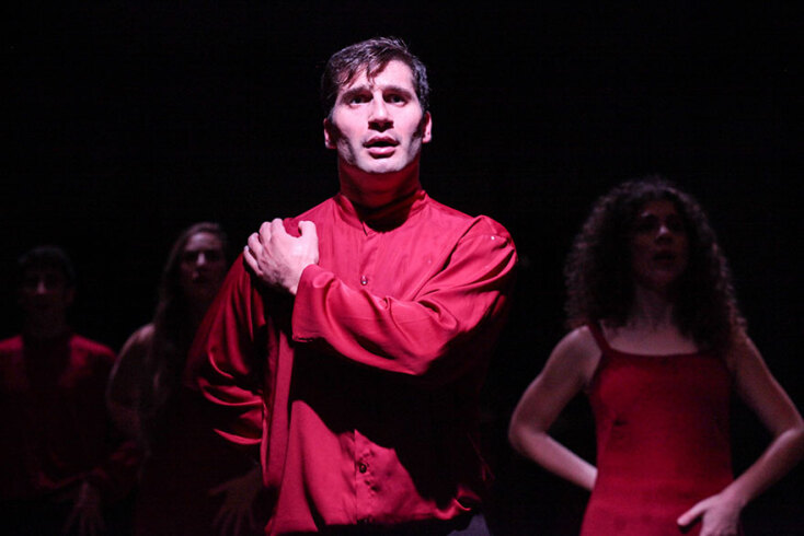 «Αναφορά για μια Ακαδημία» από την Ομάδα Σημείο Μηδέν, σε σκηνοθεσία Σάββα Στρούμπου στο Θέατρο Άττις-Νέος Χώρος