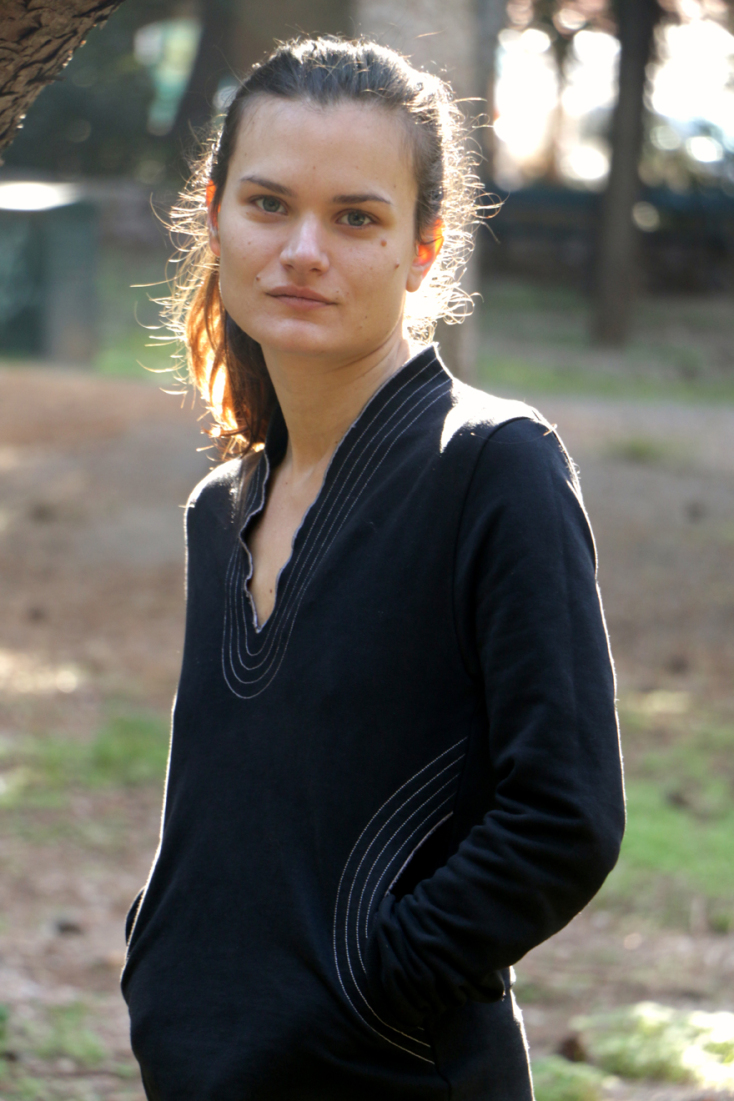 Anna Vs June / Άννα Παπαϊωάννου