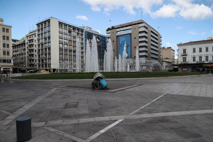 Εικόνα από την πλατεία Ομονοίας το πρωί του Σαββάτου 7 Νοεμβρίου 2020 αφότου τέθηκε σε ισχύ το νέο lockdown για τον κορωνοϊό
