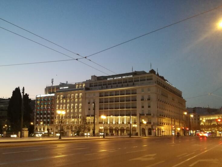 Το ξενοδοχείο "Μεγάλη Βρετάνια" στην πλατεία Συντάγματος