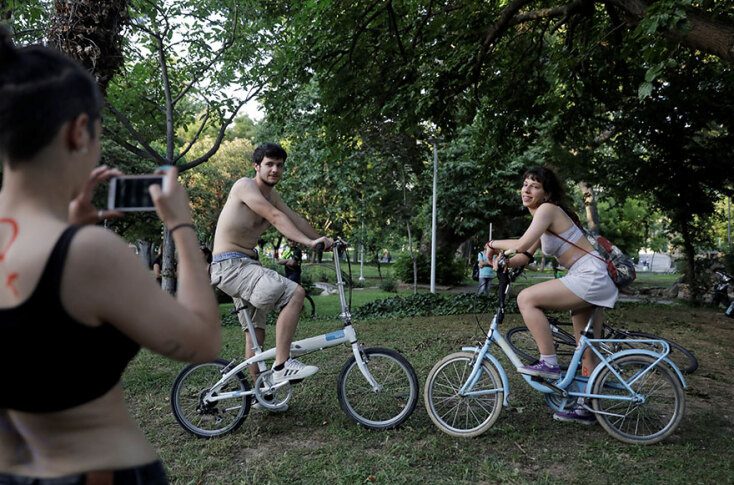 12η Διεθνής Γυμνή Ποδηλατοδρομία στη Θεσσαλονίκη