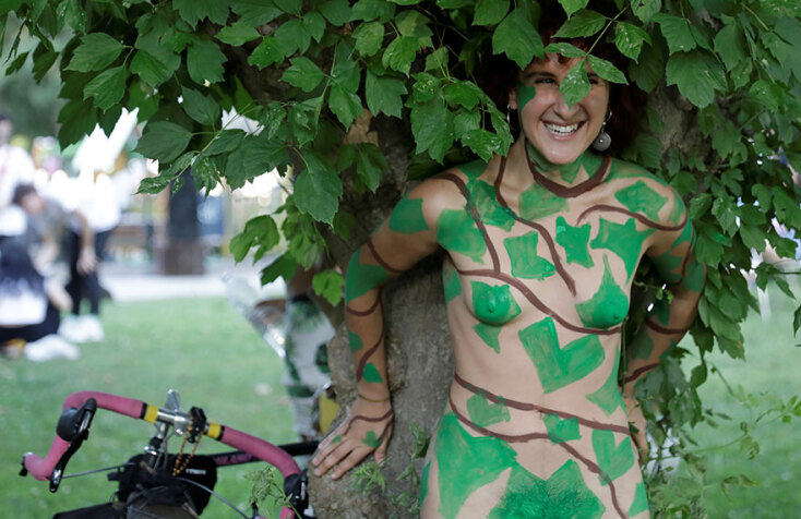 12η Διεθνής Γυμνή Ποδηλατοδρομία στη Θεσσαλονίκη