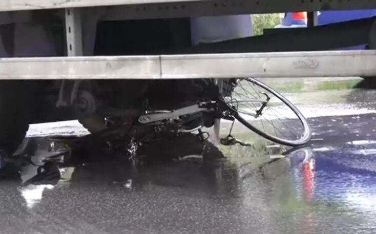 Νεκρή η ποδηλάτισσα που παρασύρθηκε από φορτηγό στη Θεσσαλονίκη 