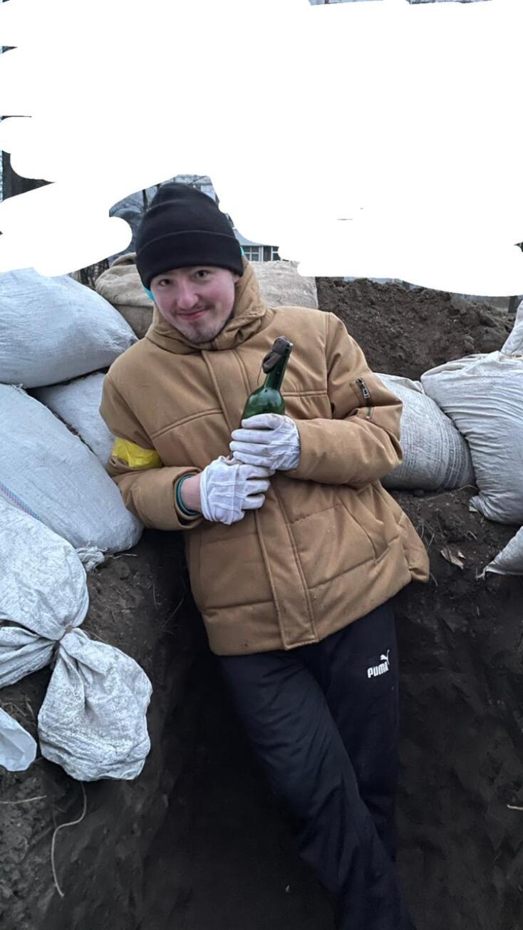 Ουκρανός με μολότοφ στο χέρι