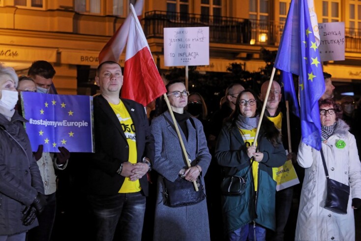 Πολωνία: Διαδήλωση υπέρ της παραμονής στην Ευρωπαϊκή Ένωση
