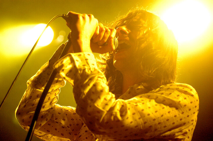 Bobby Gillespie - Στιγμιότυπο από τη συναυλία των Primal Scream στην Αθήνα τον Απρίλιο του 2004