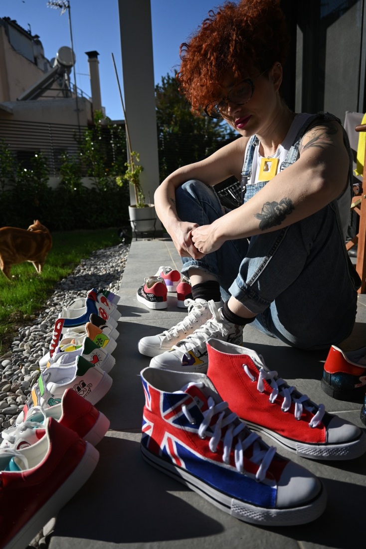 Η Princess Consuela και κάποια παπούτσια που έχει σχεδιάσει.