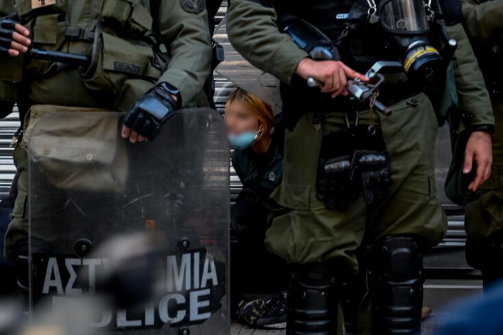 Ένταση στο κέντρο μετά από πορεία ενάντια στην υποχρεωτική λήψη DNA στα πανεπιστήμια 