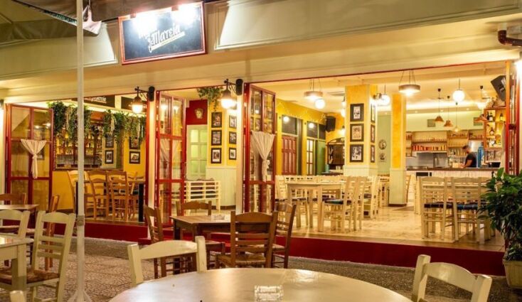 Η πρόσοψη της Παλιάς Πλατείας