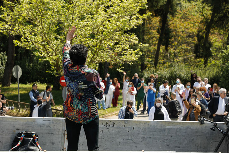 «Ηταν πολύ μεγαλύτερο από εμάς και κανείς μας δεν ήταν προετοιμασμένος γι' αυτό που έγινε» ανέφερε ο μουσικός που έπαιξε κιθάρα στη συναυλία της Άλκηστις Πρωτοψάλτη