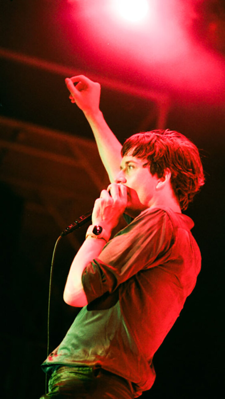 Στιγμιότυπο από την πρώτη συναυλία των Pulp στην Ελλάδα το 1998