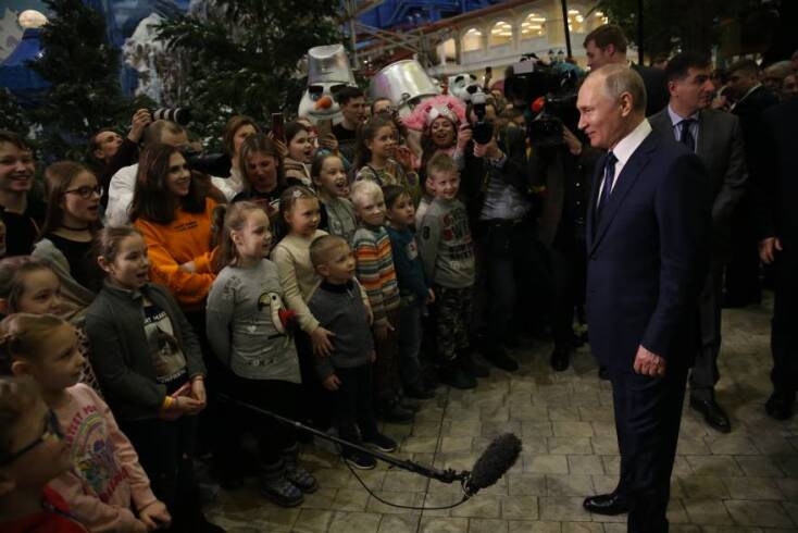 Ο Ρώσος πρόεδρος Βλαντιμίρ Πούτιν στο λούνα παρκ Island of Dream στη Μόσχα