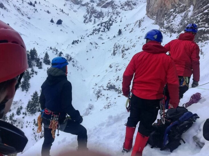 Φωτογραφίες από την επιχείρηση για τον εντοπισμό των τριών αναρριχητών στα Καλάβρυτα © Πυροσβεστικό Σώμα
