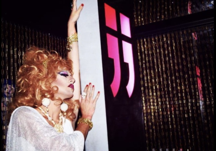 Enola: Το πιο εμβληματικό Gay bar της Θεσσαλονίκης και η συνεισφορά του στη drag κουλτούρα της πόλης.