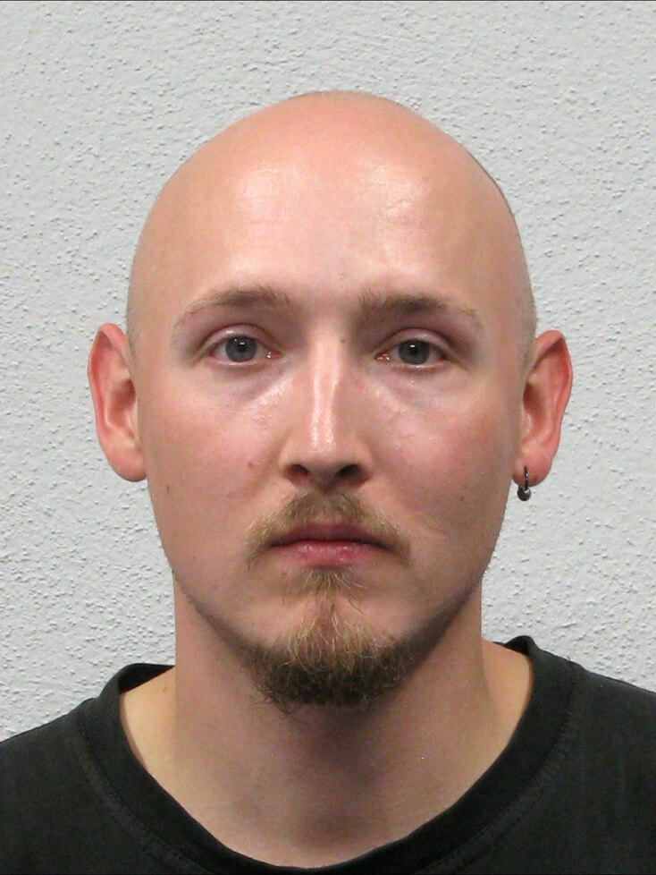 Ανθρωποκυνηγητό ενόπλου στη Γερμανία: Ο 31χρονος Ιβ Ράους, ο «Ράμπο του Μέλανα Δρυμού»