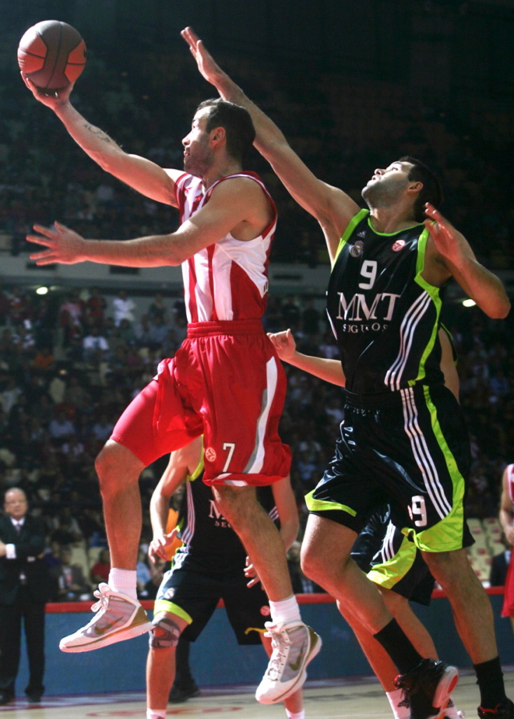 Το πρώτο παιχνίδι του Σπανούλη με τη φανέλα του Ολυμπιακού κόντρα στη Ρεάλ Μαδρίτης