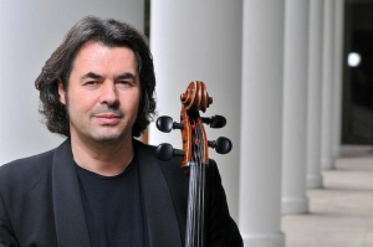 Ο τσελίστας Ρενάτο Ρίπο