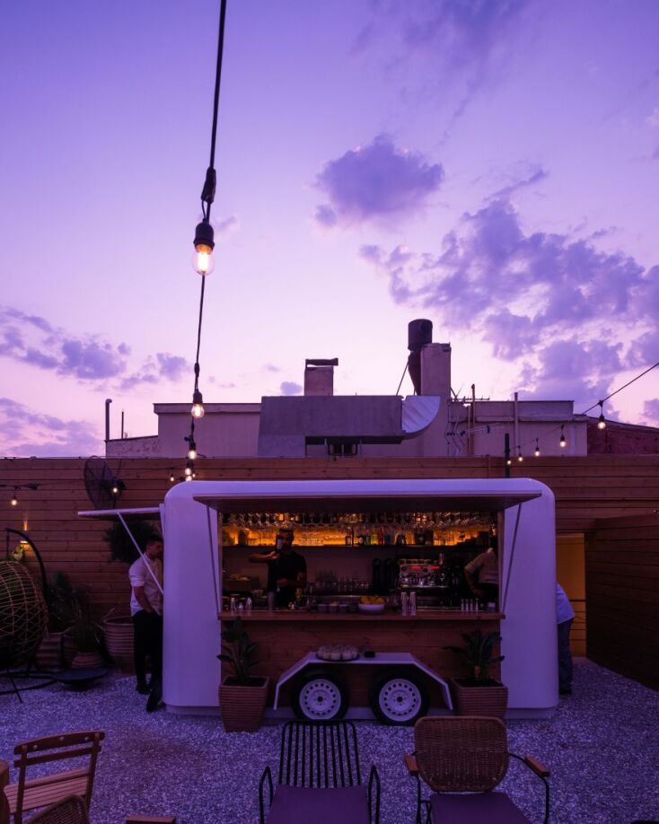 Το Ergon άνοιξε μια υπέροχη ταράτσα για το καλοκαίρι