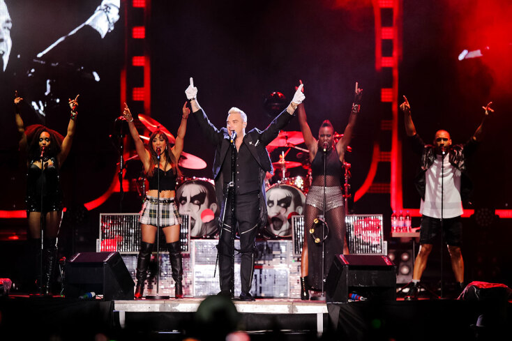 Στιγμιότυπο από τη συναυλία του Robbie Williams στην Αθήνα το 2015